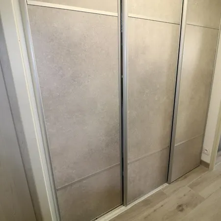Superbe T2 Climatisé Avec Parking Privé, Proche à - Fr-1-472-207 *